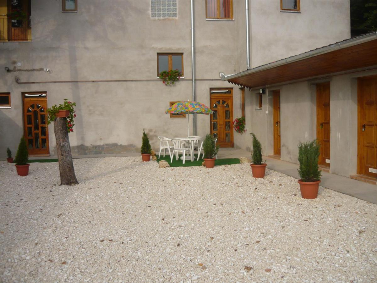 Szent Istvan Panzio Hódmezővásárhely Exterior foto